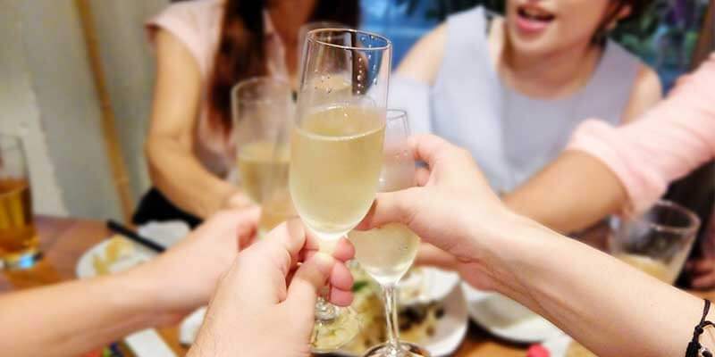 職場の飲み会イメージ