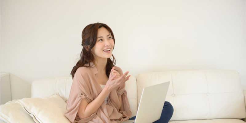 minneのプロフィール設定をする女性